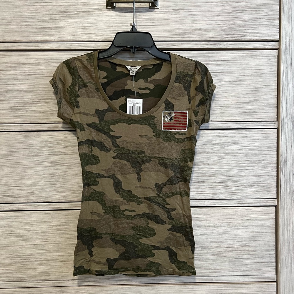 NWT GUESS tshirt size XS